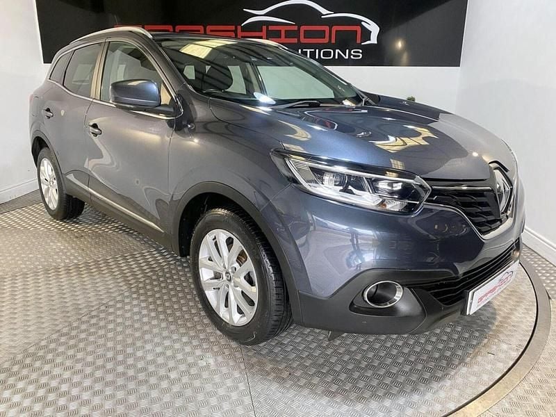 Grey Used 2017 Renault Kadjar Dynamique SUV | £7,950 (Fair price) - Image 1/3