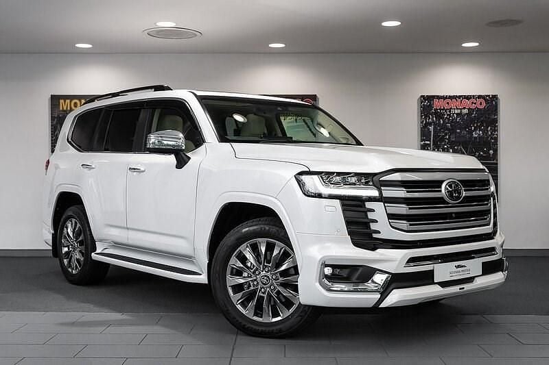 Pearl white Used 2023 Toyota Land Cruiser SUV | £79,500 (Fair price) - Image 1/4
