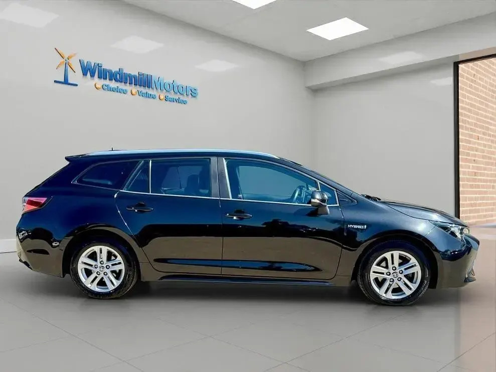 Used Toyota Corolla 122 HP (89 kW) 2020 Black Estate