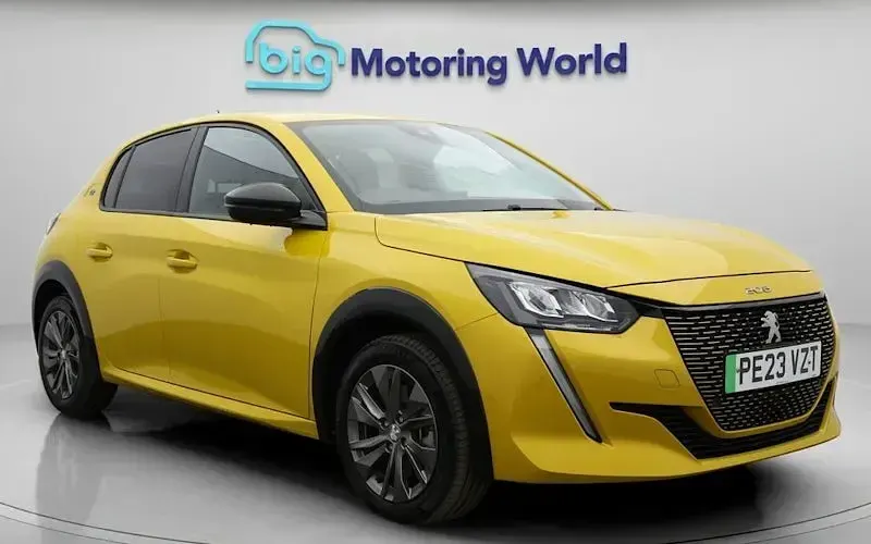 Used Peugeot e-208 Active+ 100 kW (136 HP) 2023 Hatchback