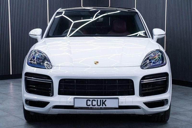Used Porsche Cayenne Turbo 550 HP (404 kW) 2019 White SUV