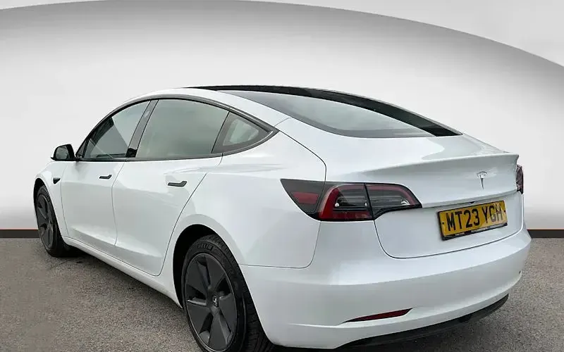 Used Tesla Model 3 RWD 208 kW (283 HP) 2023 White Sedan