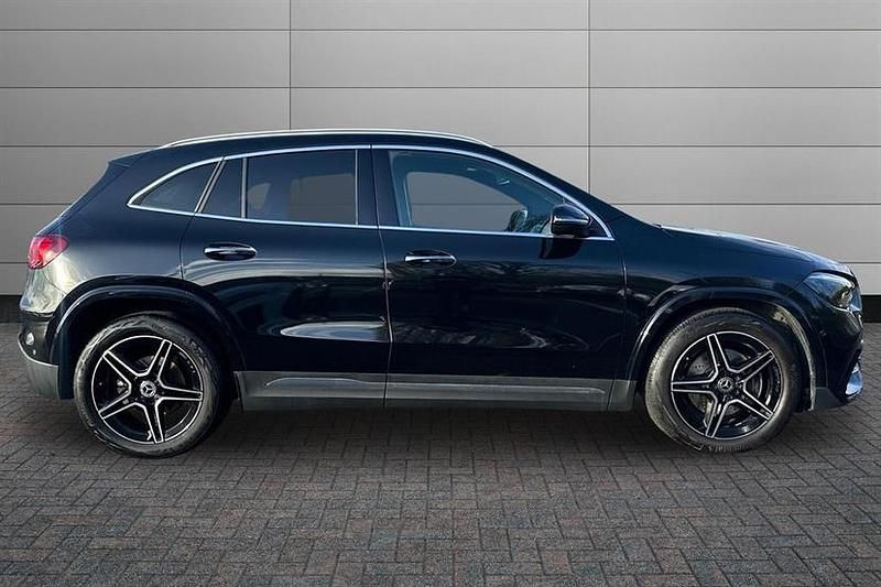 Used Mercedes GLA200 Executive 163 HP (119 kW) 2025 Black SUV