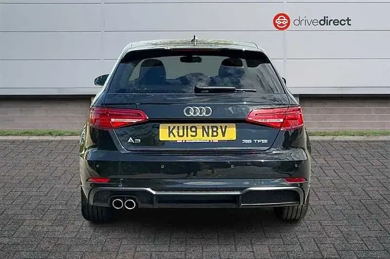 Używany Audi A3 Black Edition 2019 Czarny Sedan/Limuzyna
