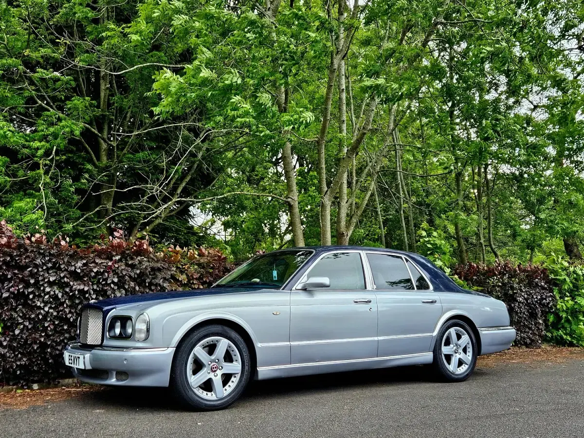 Used Bentley Arnage 405 HP (297 kW) 2000 Silver Sedan