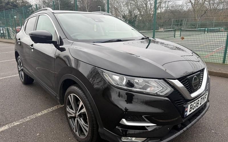 Black Used 2018 Nissan Qashqai N-Connecta SUV | £9,295 (Good price) - Image 1/4