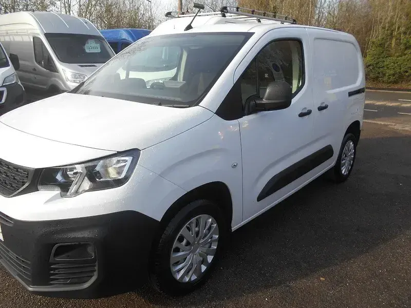 Used Peugeot Partner Premium 131 HP (96 kW) 2023 White MPV