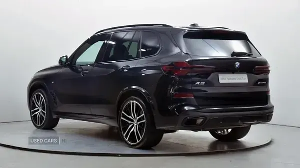 Usado BMW X5 M Sport 490 HP (360 kW) 2025 Preto SUV