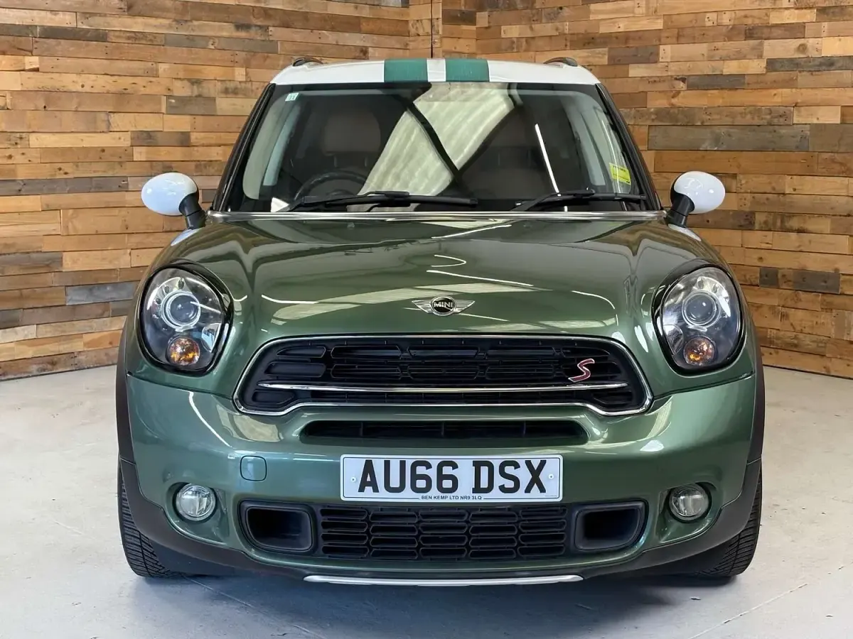 Used Mini Cooper SD Countryman 143 HP (105 kW) 2026 Green SUV