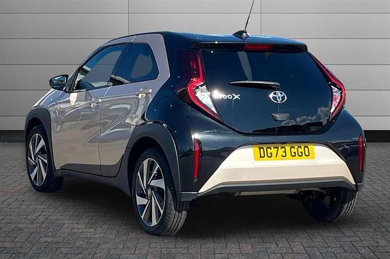 Used Toyota Aygo X 72 HP (52 kW) 2023 Ginger beige with black SUV