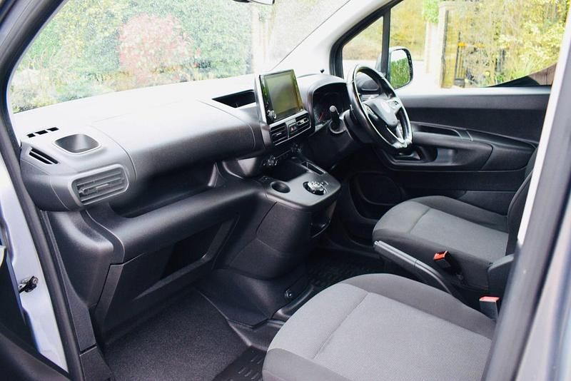 Used Vauxhall Combo 130 HP (95 kW) 2022 Grey MPV