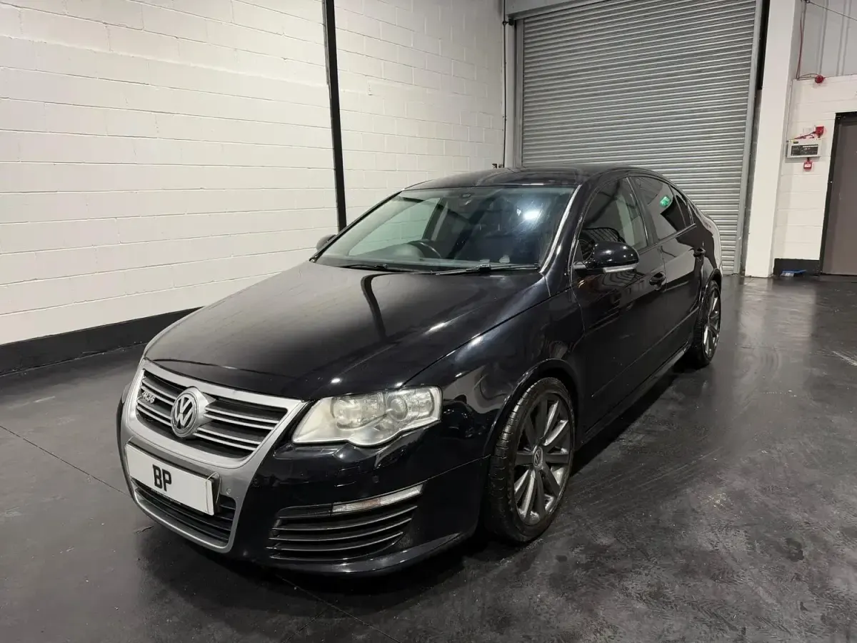 Used VW Passat R 300 HP (220 kW) 2008 Black Sedan
