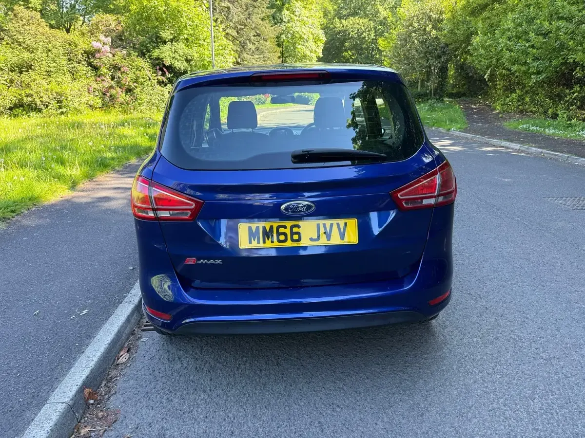 Used Ford B-MAX Zetec 100 HP (73 kW) 2016 Blue MPV