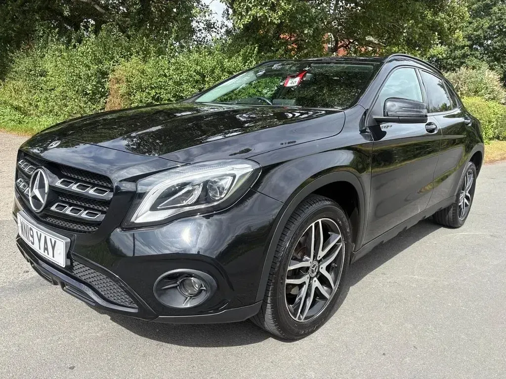 Used Mercedes GLA180 Urban 122 HP (89 kW) 2019 Black SUV