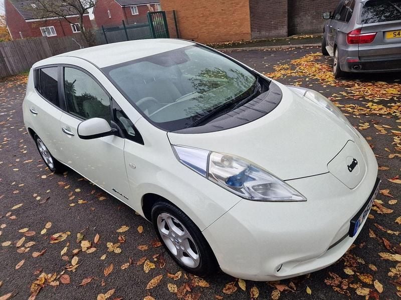 White Used 2012 Nissan Leaf Hatchback | £2,757 (Good price) - Image 1/4