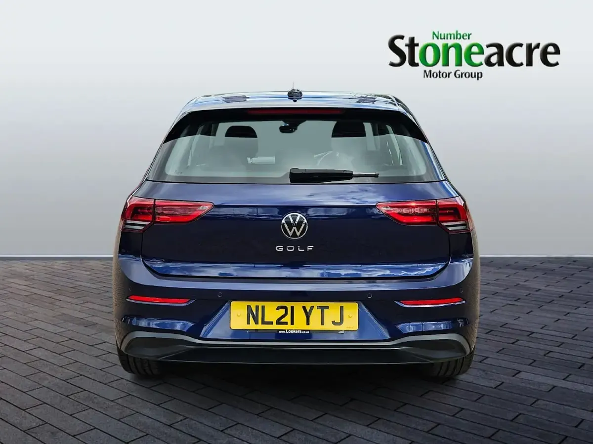 Used VW Golf VII Life 130 HP (95 kW) 2021 Blue Hatchback
