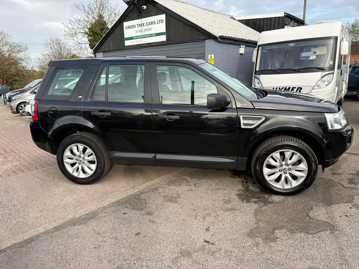 Used Land Rover Freelander 2 150 HP (110 kW) 2012 Black SUV