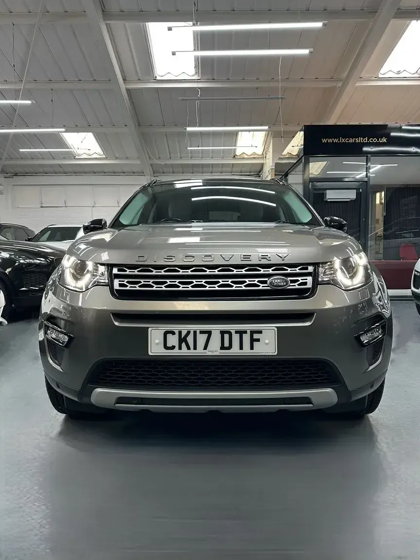 Second-hand Land Rover Discovery Sport HSE 180 CP (132 kW) 2017 Argintiu SUV