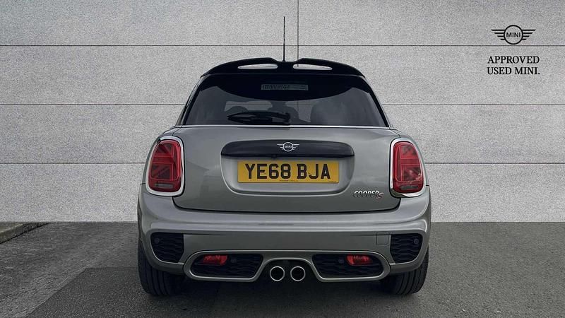 Używany Mini Cooper S Hatch 189 KM (139 kW) 2018 Srebrny Hatchback