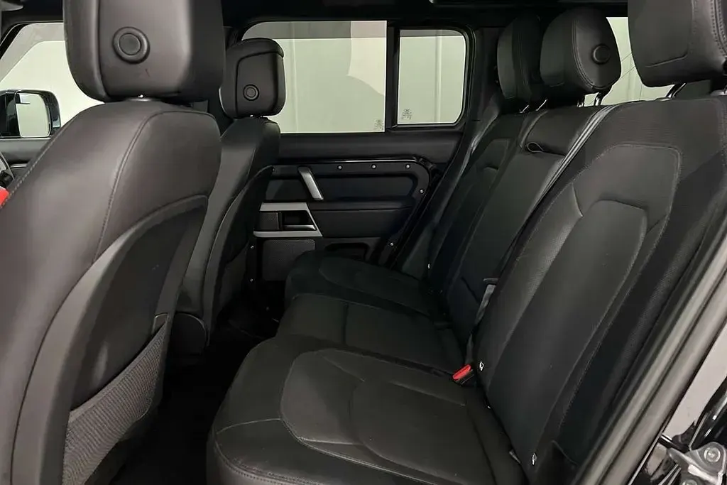 Used Land Rover Defender HSE Dynamic 296 HP (217 kW) 2023 Black SUV