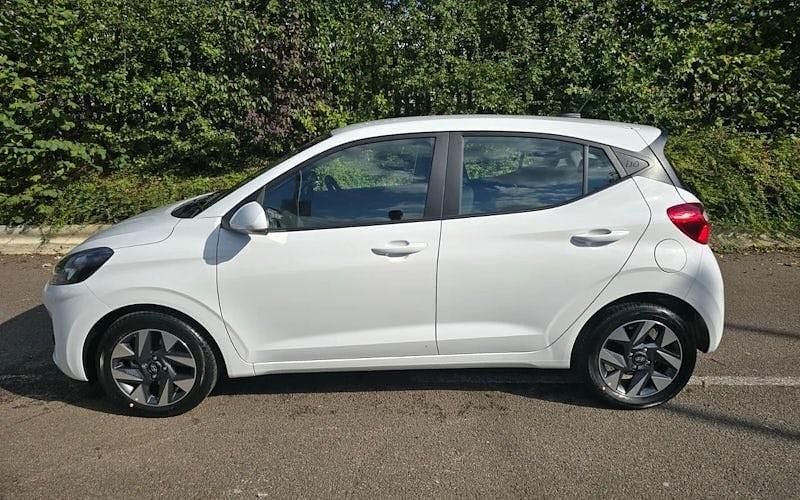 New Hyundai i10 Premium 63 HP (46 kW) 2025 White Hatchback