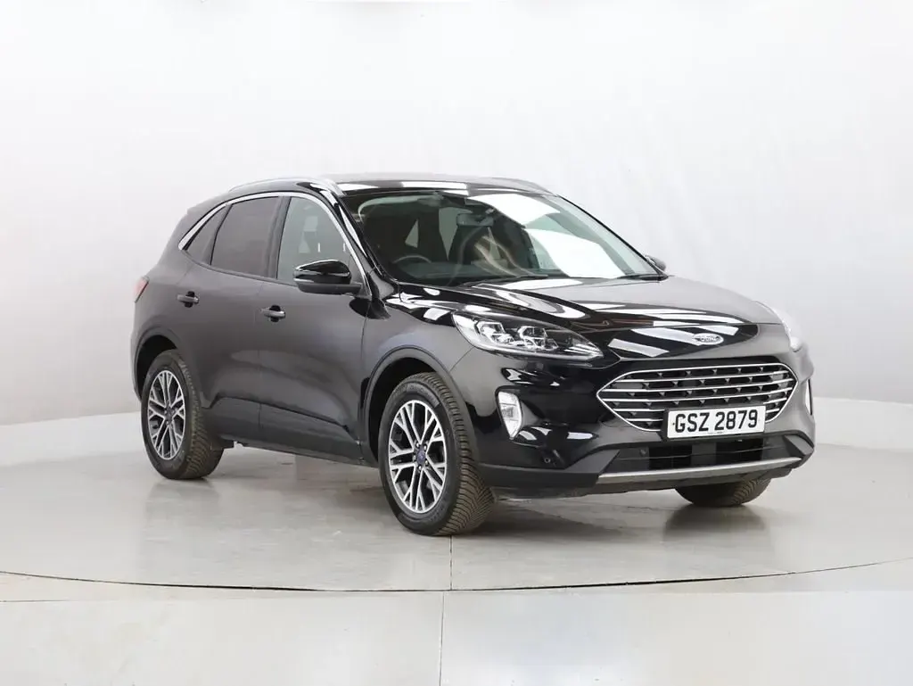 Usado Ford Kuga Titanium 190 CV (139 kW) 2022 Negro SUV