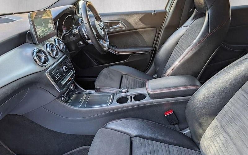 Used Mercedes GLA200 AMG line 156 HP (114 kW) 2018 White SUV