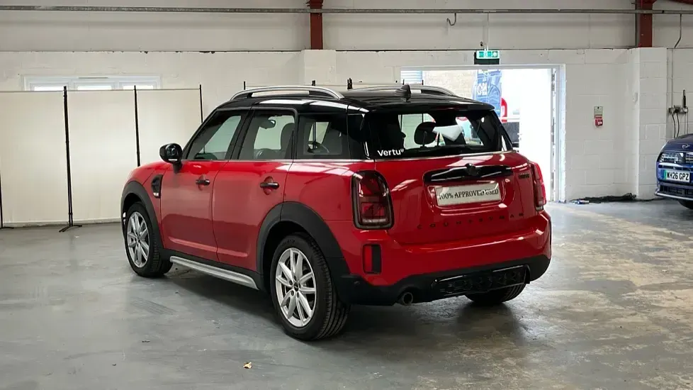 Used Mini Cooper Countryman Sport 134 HP (98 kW) 2023 Red SUV