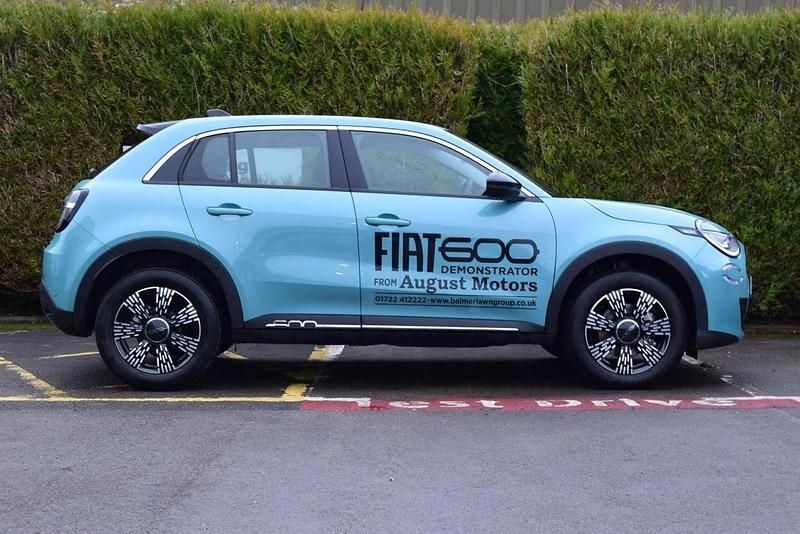 Used Fiat 600 S 99 HP (72 kW) 2025 Blue SUV