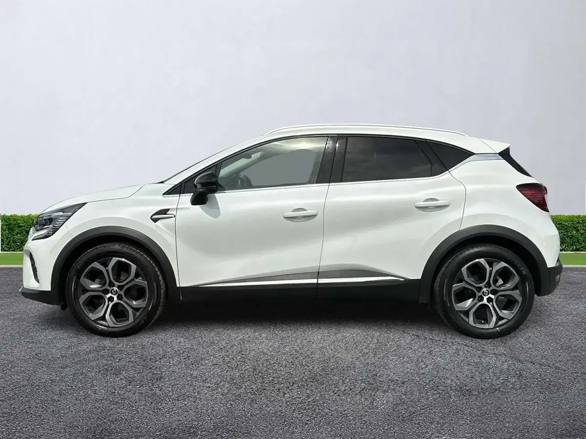 Used Renault Captur Techno 145 HP (106 kW) 2023 White SUV