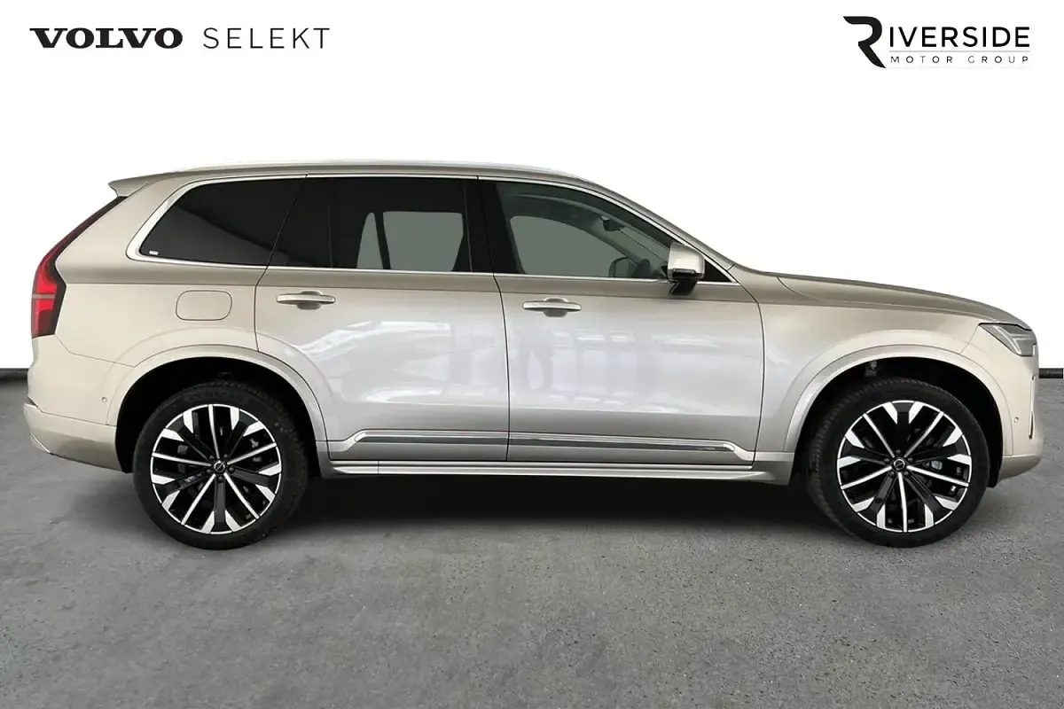 Usado Volvo XC90 Ultra 455 HP (334 kW) 2025 Dourado SUV