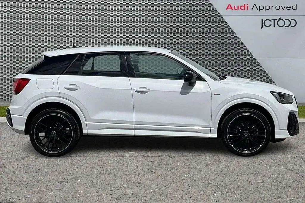 Used Audi Q2 Black Edition 147 HP (108 kW) 2026 White SUV