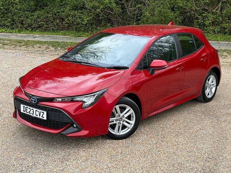 Usado Toyota Corolla 122 HP (89 kW) 2023 Scarlet flare Citadino