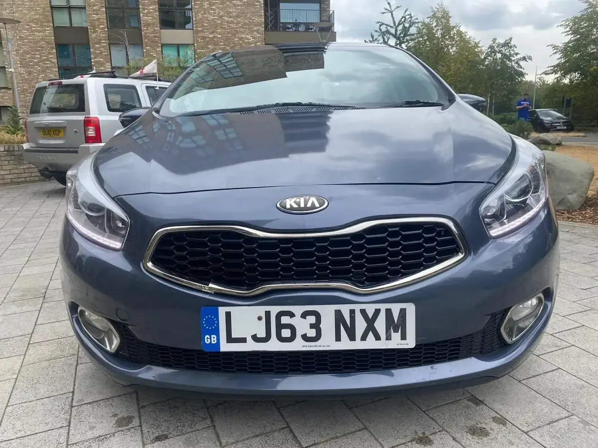 Used Kia Ceed 128 HP (94 kW) 2013 Blue Hatchback
