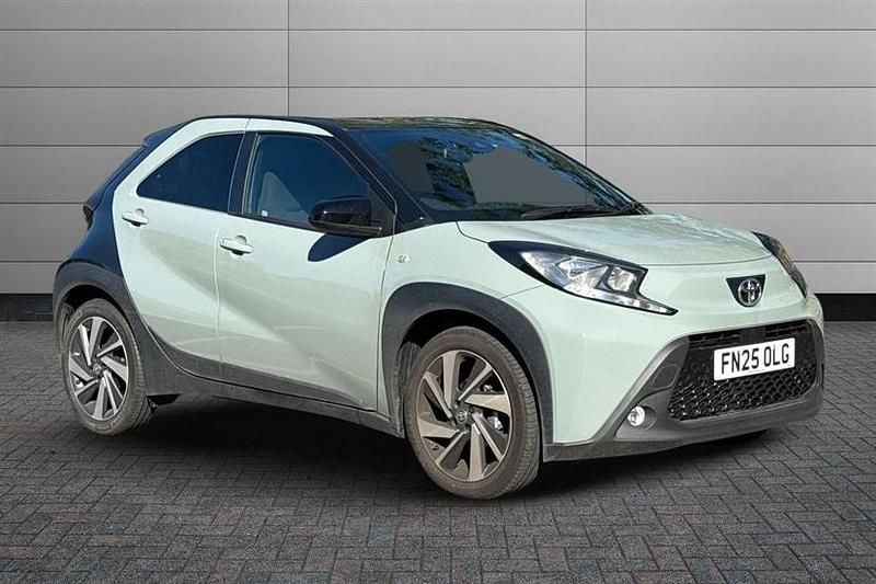 Green Used 2025 Toyota Aygo Hatchback | £14,981 (Fair price) - Image 1/3