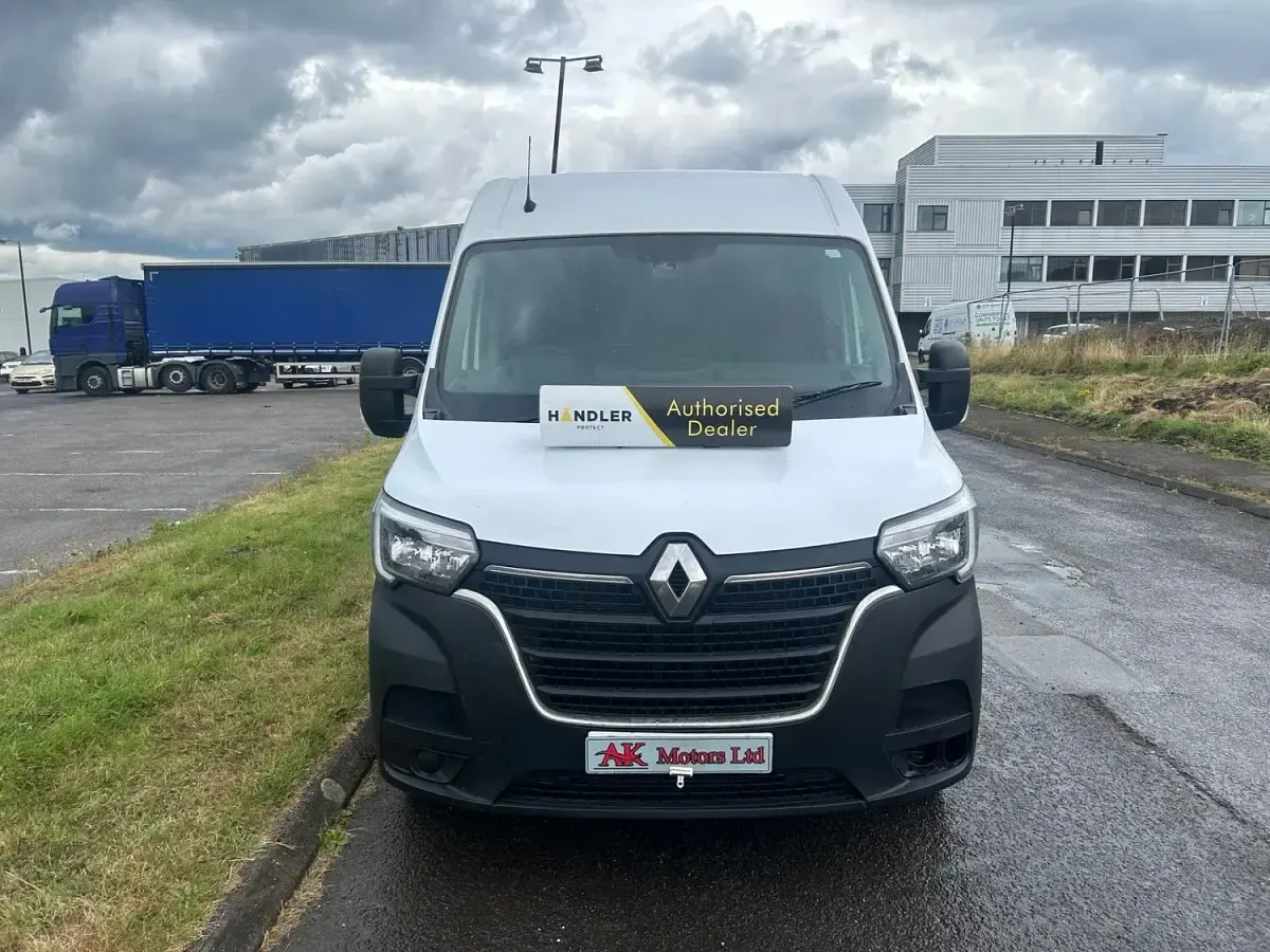 Used Renault Master Business 135 HP (99 kW) 2022 White MPV
