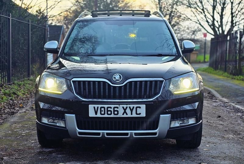 Used Skoda Yeti 150 HP (110 kW) 2016 Brown SUV