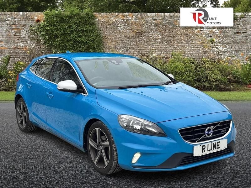 Used Volvo V40 R-Design 115 HP (84 kW) 2014 Blue Hatchback