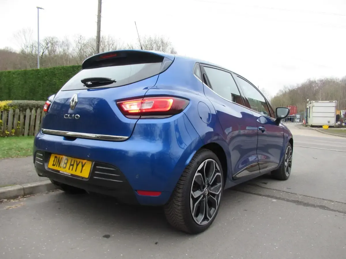 Used Renault Clio Dynamique 120 HP (88 kW) 2018 Blue Hatchback