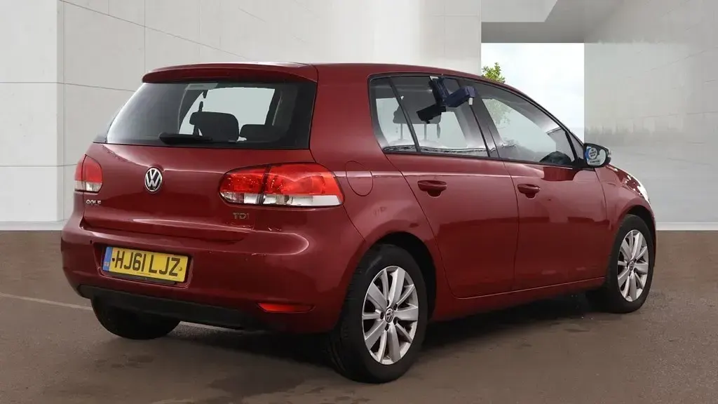 Used VW Golf VI Match 105 HP (77 kW) 2011 Red Hatchback