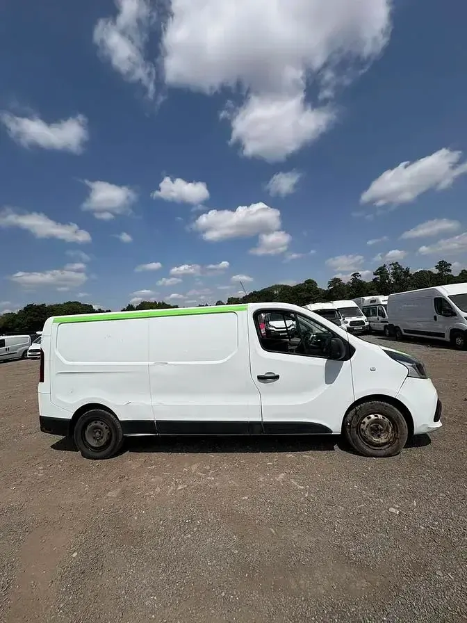 Used Renault Trafic Business 2016 White MPV