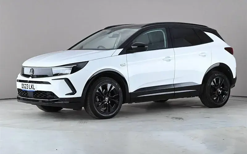 Used Vauxhall Grandland X S 131 HP (96 kW) 2023 White SUV