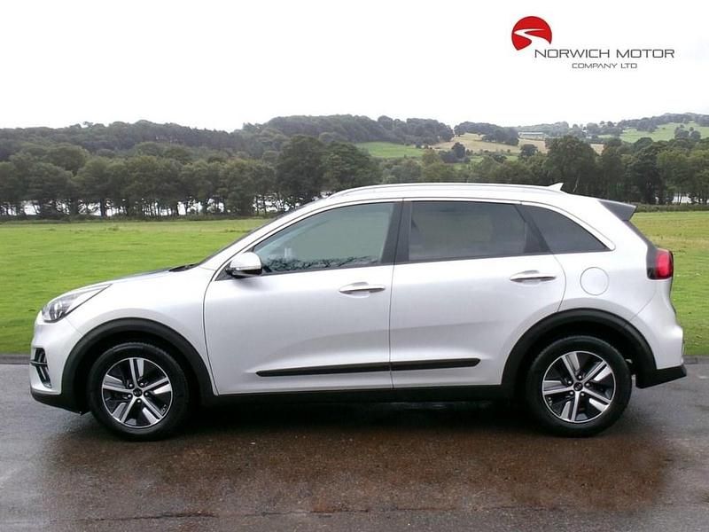 Used Kia Niro 139 HP (102 kW) 2021 Silver SUV