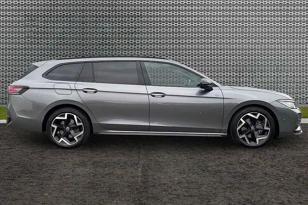 Used VW Passat 150 HP (110 kW) 2026 Estate