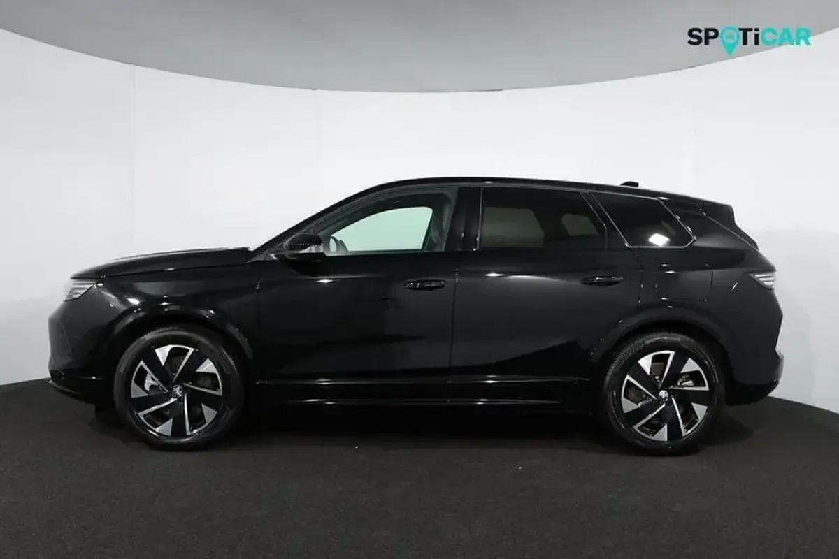 Used Vauxhall Grandland 154 kW (210 HP) 2025 Black SUV