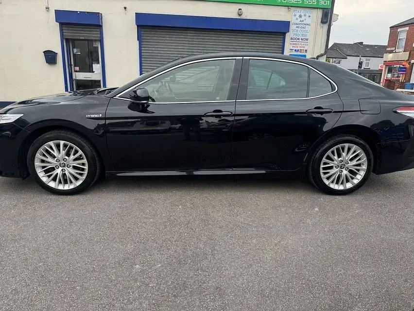 Used Toyota Camry 218 HP (160 kW) 2021 Black Sedan