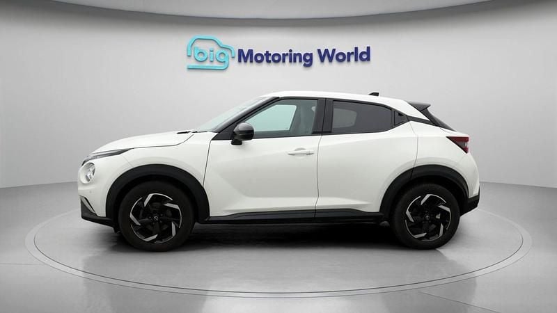 Used Nissan Juke N-Connecta 113 HP (83 kW) 2022 White SUV