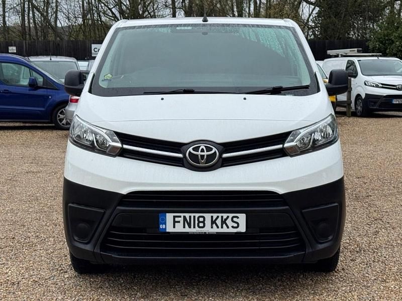 Used Toyota Proace 120 HP (88 kW) 2018 White MPV