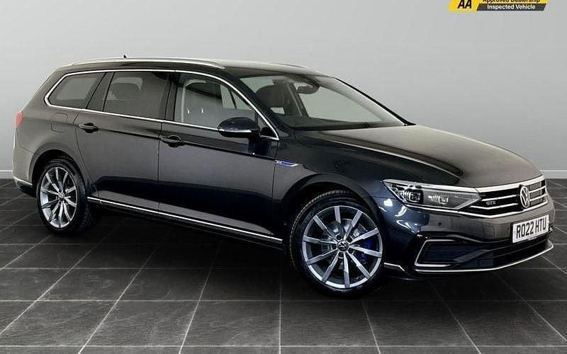Used 2024 VW Passat Advance Estate | £11,595 (Super price) - Image 1/2