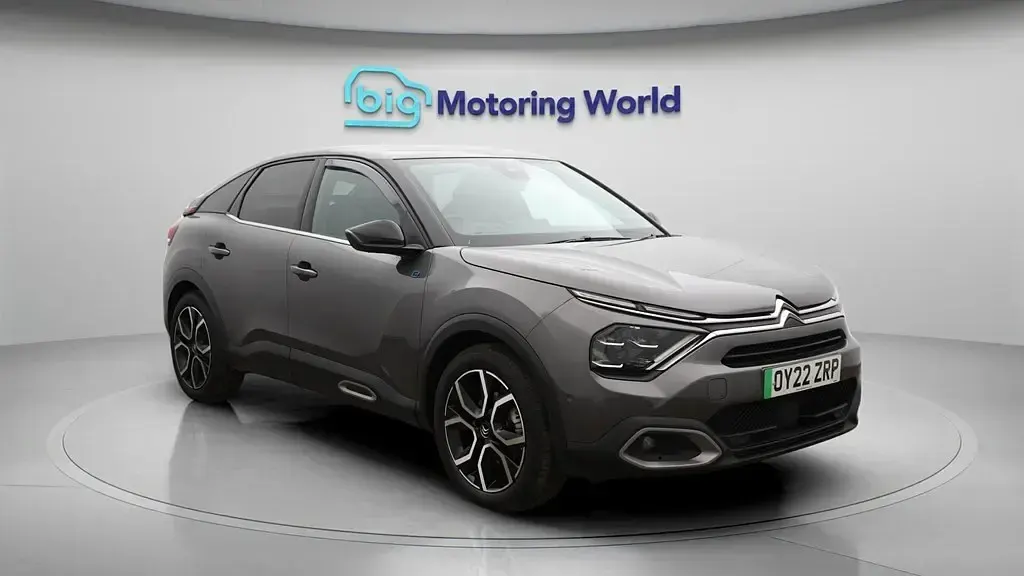 Begagnad Citroën e-C4 Shine 100 kW (136 HK) 2022 Halvkombi